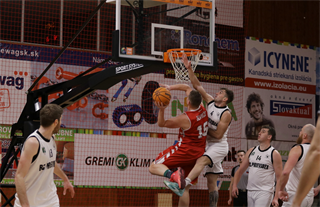 1. liga: BC Prievidza B - BK Slovenský Orol Levoča 102:62 (foto: Ladislav Szibilla)	