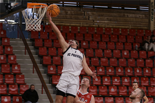 1. liga: BC Prievidza B - BK Slovenský Orol Levoča 102:62 (foto: Ladislav Szibilla)	