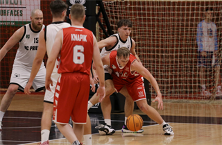 1. liga: BC Prievidza B - BK Slovenský Orol Levoča 102:62 (foto: Ladislav Szibilla)	