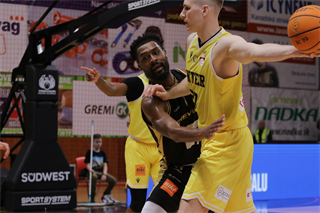 34. Kolo Niké SBL: BC Prievidza - BK Inter Bratislava 96:67 (foto: Ladislav Szibilla)	