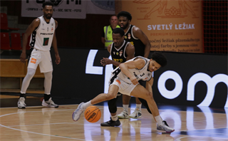 1. zápas štvrťfinále Niké SBL: BC Prievidza - Inter Bratislava 88:84 (foto: Ladislav Szibilla)	