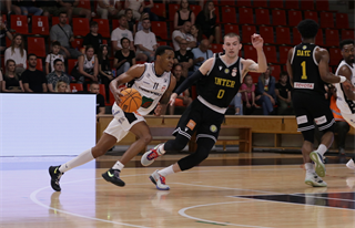 1. zápas štvrťfinále Niké SBL: BC Prievidza - Inter Bratislava 88:84 (foto: Ladislav Szibilla)	