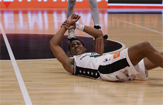 1. zápas štvrťfinále Niké SBL: BC Prievidza - Inter Bratislava 88:84 (foto: Ladislav Szibilla)	