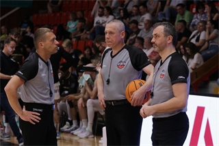 1. zápas štvrťfinále Niké SBL: BC Prievidza - Inter Bratislava 88:84 (foto: Ladislav Szibilla)	