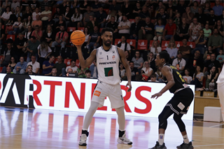 1. zápas štvrťfinále Niké SBL: BC Prievidza - Inter Bratislava 88:84 (foto: Ladislav Szibilla)	