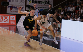 1. zápas štvrťfinále Niké SBL: BC Prievidza - Inter Bratislava 88:84 (foto: Ladislav Szibilla)	