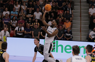 1. zápas štvrťfinále Niké SBL: BC Prievidza - Inter Bratislava 88:84 (foto: Ladislav Szibilla)	