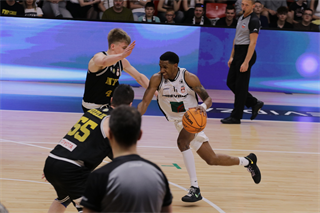 1. zápas štvrťfinále Niké SBL: BC Prievidza - Inter Bratislava 88:84 (foto: Ladislav Szibilla)	