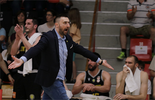 1. zápas štvrťfinále Niké SBL: BC Prievidza - Inter Bratislava 88:84 (foto: Ladislav Szibilla)	