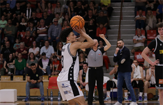 1. zápas štvrťfinále Niké SBL: BC Prievidza - Inter Bratislava 88:84 (foto: Ladislav Szibilla)	