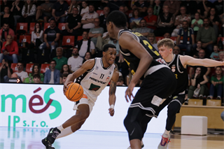 1. zápas štvrťfinále Niké SBL: BC Prievidza - Inter Bratislava 88:84 (foto: Ladislav Szibilla)	