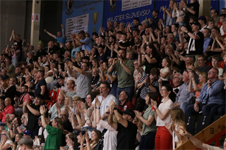 1. zápas štvrťfinále Niké SBL: BC Prievidza - Inter Bratislava 88:84 (foto: Ladislav Szibilla)	