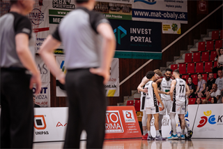 1. štvrťfinále Niké SBL: BC Prievidza - Inter Bratislava 88:84 (foto: Vladimír Králik)	