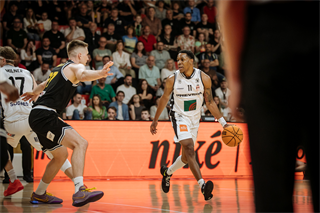 1. štvrťfinále Niké SBL: BC Prievidza - Inter Bratislava 88:84 (foto: Vladimír Králik)	