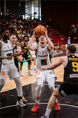 1. štvrťfinále Niké SBL: BC Prievidza - Inter Bratislava 88:84 (foto: Vladimír Králik)	