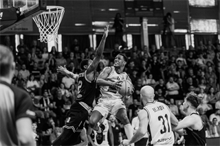 1. štvrťfinále Niké SBL: BC Prievidza - Inter Bratislava 88:84 (foto: Vladimír Králik)	