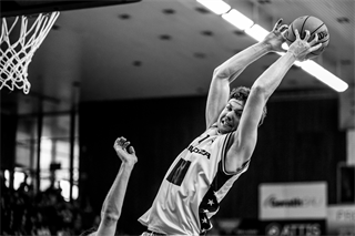 1. štvrťfinále Niké SBL: BC Prievidza - Inter Bratislava 88:84 (foto: Vladimír Králik)	