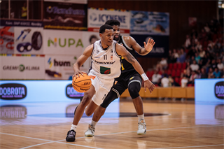 1. štvrťfinále Niké SBL: BC Prievidza - Inter Bratislava 88:84 (foto: Vladimír Králik)	