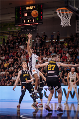 1. štvrťfinále Niké SBL: BC Prievidza - Inter Bratislava 88:84 (foto: Vladimír Králik)	