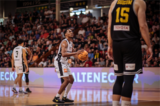 1. štvrťfinále Niké SBL: BC Prievidza - Inter Bratislava 88:84 (foto: Vladimír Králik)	