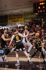 1. štvrťfinále Niké SBL: BC Prievidza - Inter Bratislava 88:84 (foto: Vladimír Králik)	