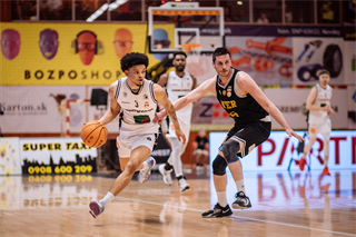 1. štvrťfinále Niké SBL: BC Prievidza - Inter Bratislava 88:84 (foto: Vladimír Králik)	