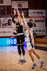 1. štvrťfinále Niké SBL: BC Prievidza - Inter Bratislava 88:84 (foto: Vladimír Králik)	