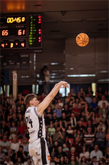 1. štvrťfinále Niké SBL: BC Prievidza - Inter Bratislava 88:84 (foto: Vladimír Králik)	