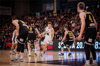 1. štvrťfinále Niké SBL: BC Prievidza - Inter Bratislava 88:84 (foto: Vladimír Králik)	
