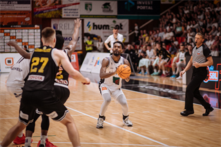 1. štvrťfinále Niké SBL: BC Prievidza - Inter Bratislava 88:84 (foto: Vladimír Králik)	