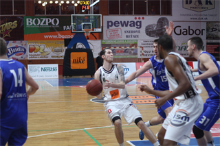 9. kolo Eurovia SBL: BC Prievidza - VŠEMvs Karlovka Bratislava 70:59 (2. fotogaléria)