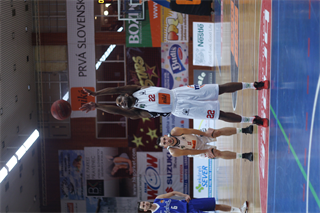 9. kolo Eurovia SBL: BC Prievidza - VŠEMvs Karlovka Bratislava 70:59 (2. fotogaléria)