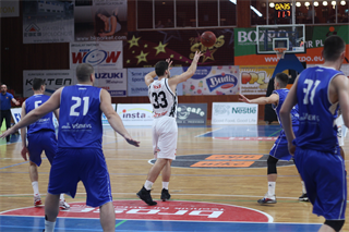 9. kolo Eurovia SBL: BC Prievidza - VŠEMvs Karlovka Bratislava 70:59 (2. fotogaléria)