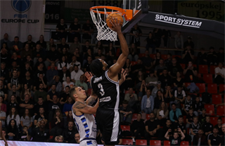 Európsky pohár FIBA: BC Prievidza - Alba Fehervar 102:85 (Foto Ladislav Szibilla)	