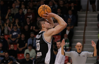 Európsky pohár FIBA: BC Prievidza - Alba Fehervar 102:85 (Foto Ladislav Szibilla)	