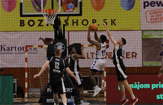 Európsky pohár FIBA: BC Prievidza - Alba Fehervar 102:85 (Foto Ladislav Szibilla)	