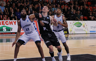 Európsky pohár FIBA: BC Prievidza - Alba Fehervar 102:85 (Foto Ladislav Szibilla)	