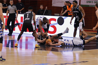 Európsky pohár FIBA: BC Prievidza - Alba Fehervar 102:85 (Foto Ladislav Szibilla)	