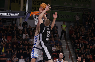 Európsky pohár FIBA: BC Prievidza - Alba Fehervar 102:85 (Foto Ladislav Szibilla)	
