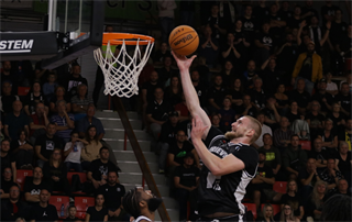 Európsky pohár FIBA: BC Prievidza - Alba Fehervar 102:85 (Foto Ladislav Szibilla)	