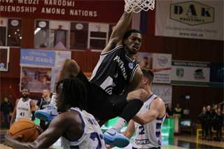 Európsky pohár FIBA: BC Prievidza - Alba Fehervar 102:85 (Foto Ladislav Szibilla)	