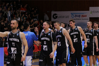 Európsky pohár FIBA: BC Prievidza - Alba Fehervar 102:85 (Foto Ladislav Szibilla)	