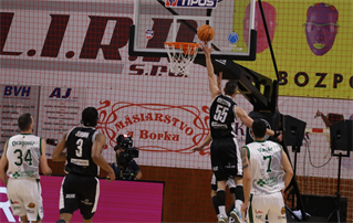 4. kolo TIPOS SBL: BC Prievidza - MBK Handlová 94:66 (Ladislav Szibilla)