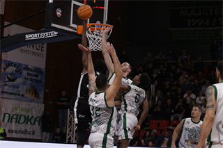 4. kolo TIPOS SBL: BC Prievidza - MBK Handlová 94:66 (Ladislav Szibilla)