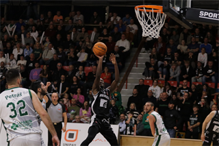 4. kolo TIPOS SBL: BC Prievidza - MBK Handlová 94:66 (Ladislav Szibilla)