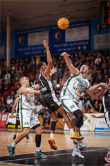 4. kolo TIPOS SBL: BC Prievidza - MBK Handlová 94:66 (Vladimír Králik)	